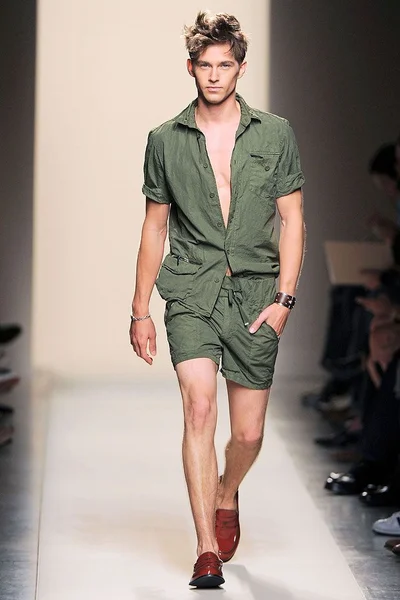 Look 9